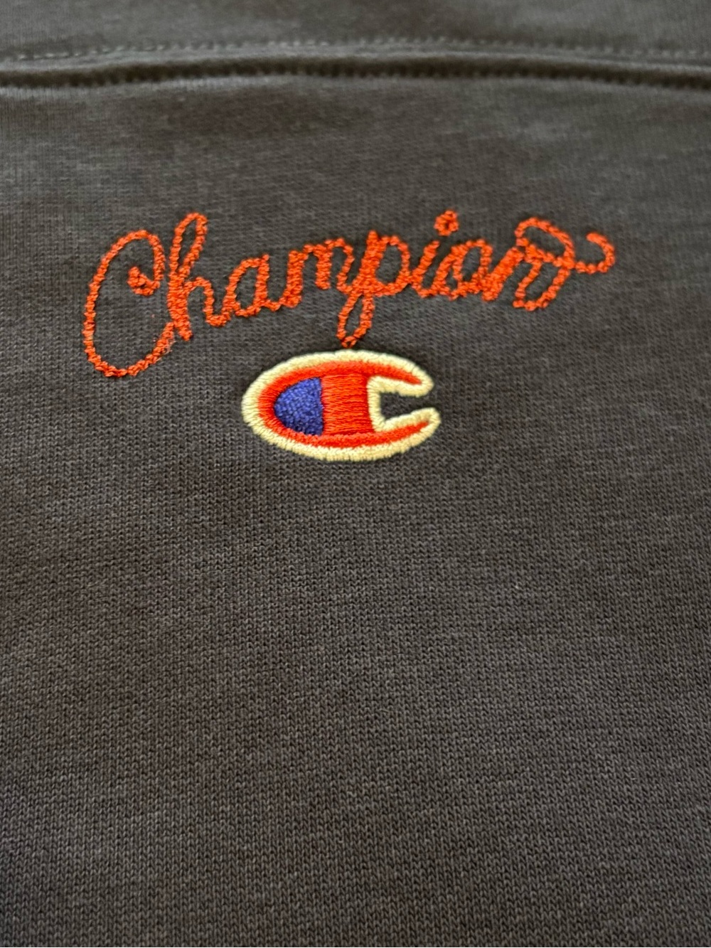 Vintage Champion Navy Retro‑Trim Sweatshirt – Men’s Small